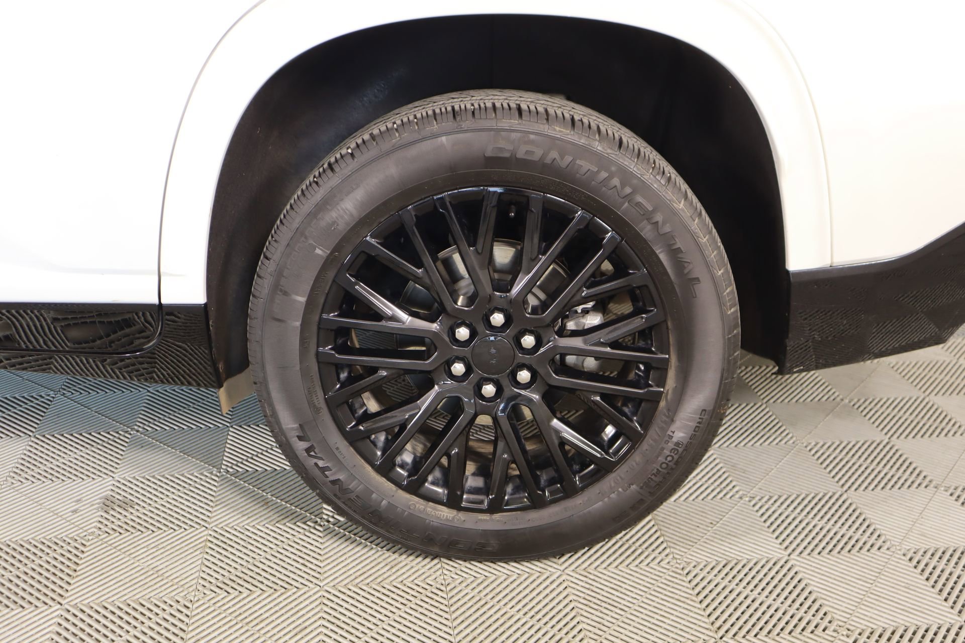 Used 2025 GMC Acadia Denali w/ LPO, Floor Liner Package image 18