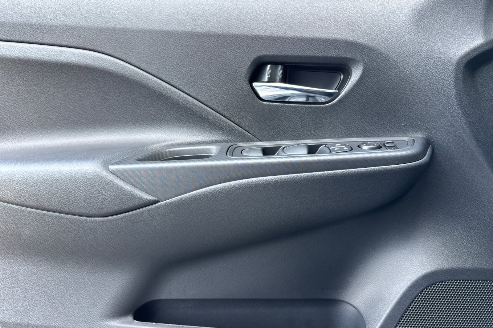 New 2025 Nissan Versa SV w/ Trunk Package image 8