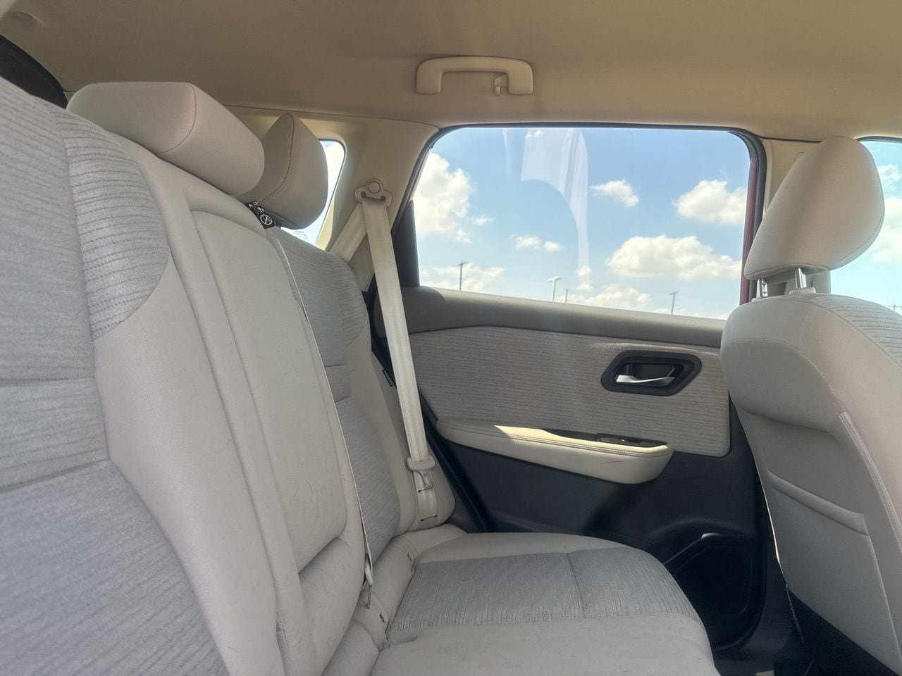 Used 2021 Nissan Rogue SV FWD image 32
