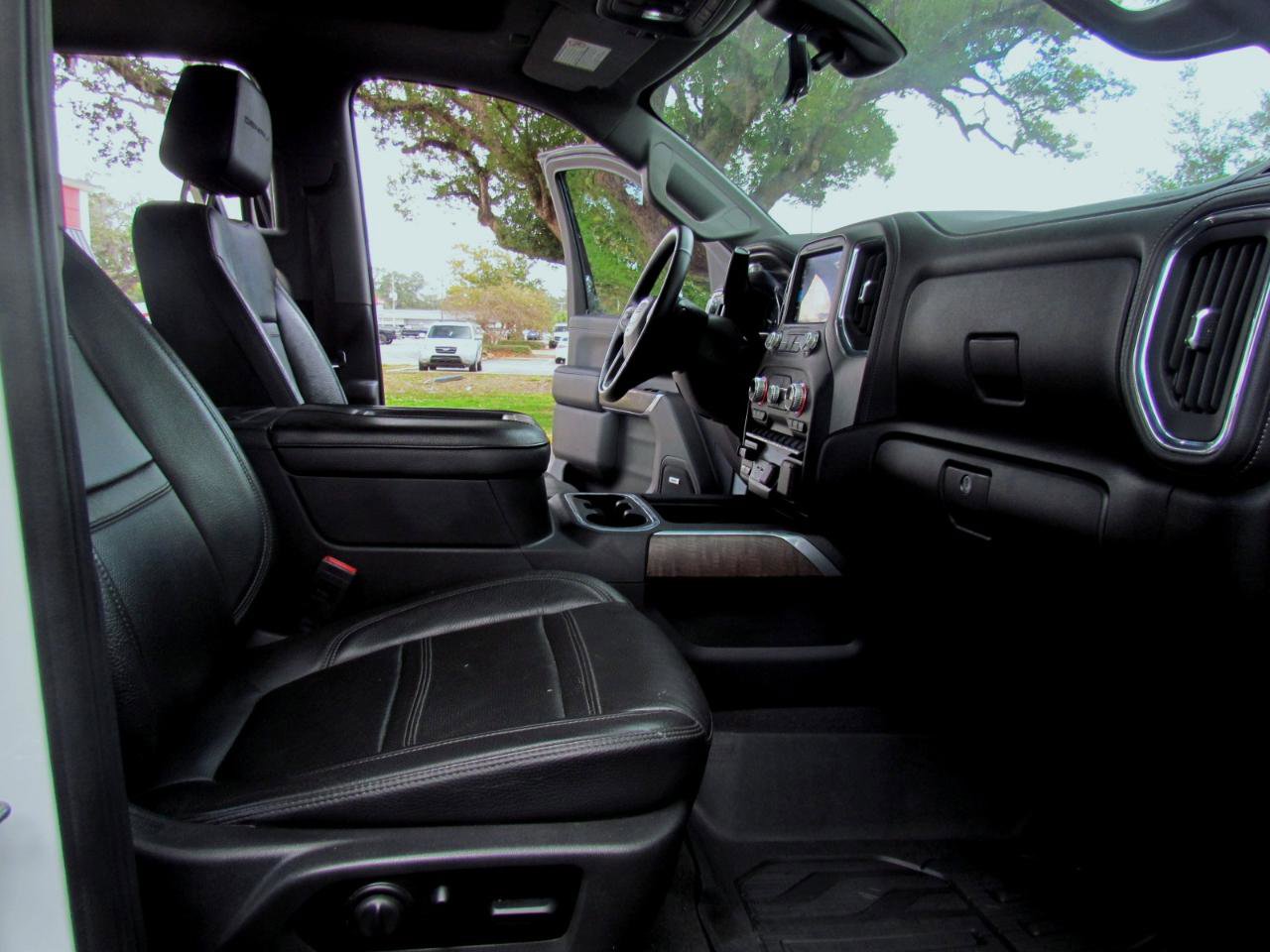 Used 2021 GMC Sierra 3500 Denali w/ Denali Ultimate Package image 27