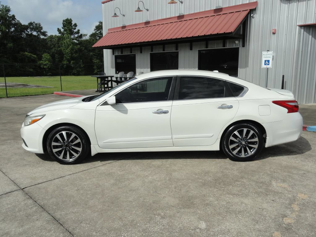 Used 2017 Nissan Altima 2.5 SV FWD image 3