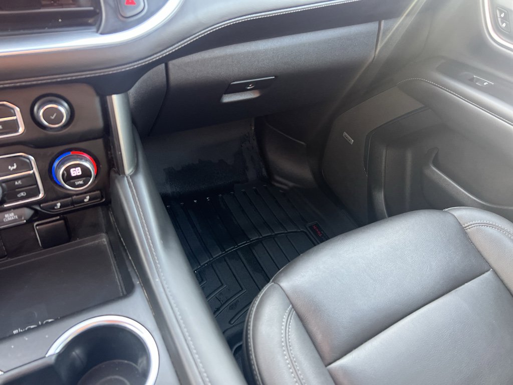 Used 2022 Chevrolet Suburban Z71 w/ Luxury Package image 19