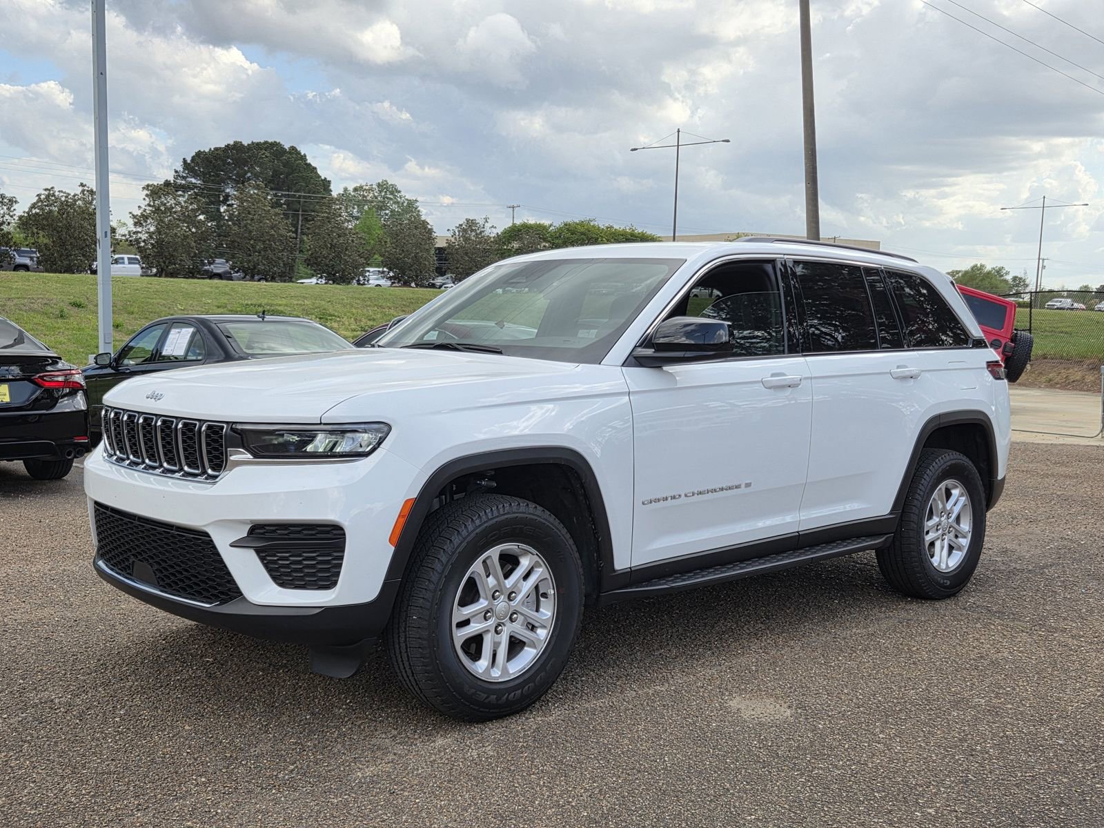 New 2025 Jeep Grand Cherokee Laredo image 15