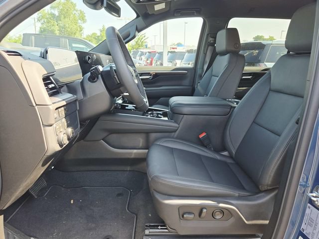 New 2026 Chevrolet Suburban LT w/ Comfort Package AWD/4WD image 8