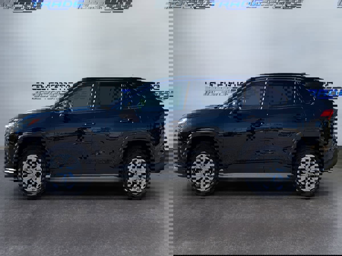 Used 2024 Toyota RAV4 LE image 8