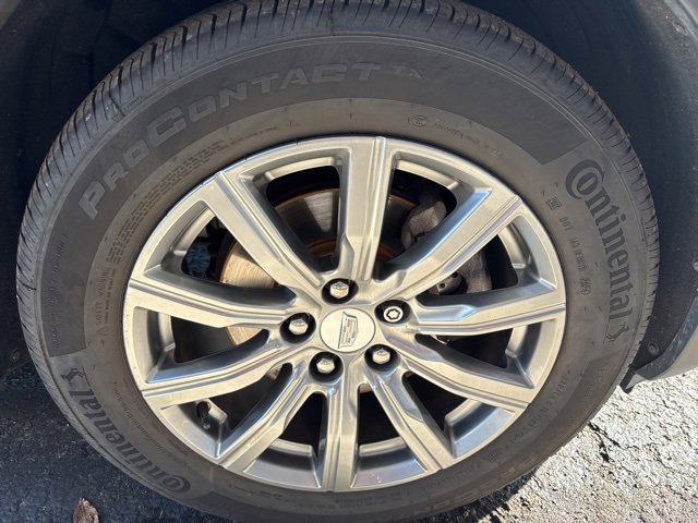 Used 2019 Cadillac XT4 Premium Luxury w/ Cold Weather Package image 29