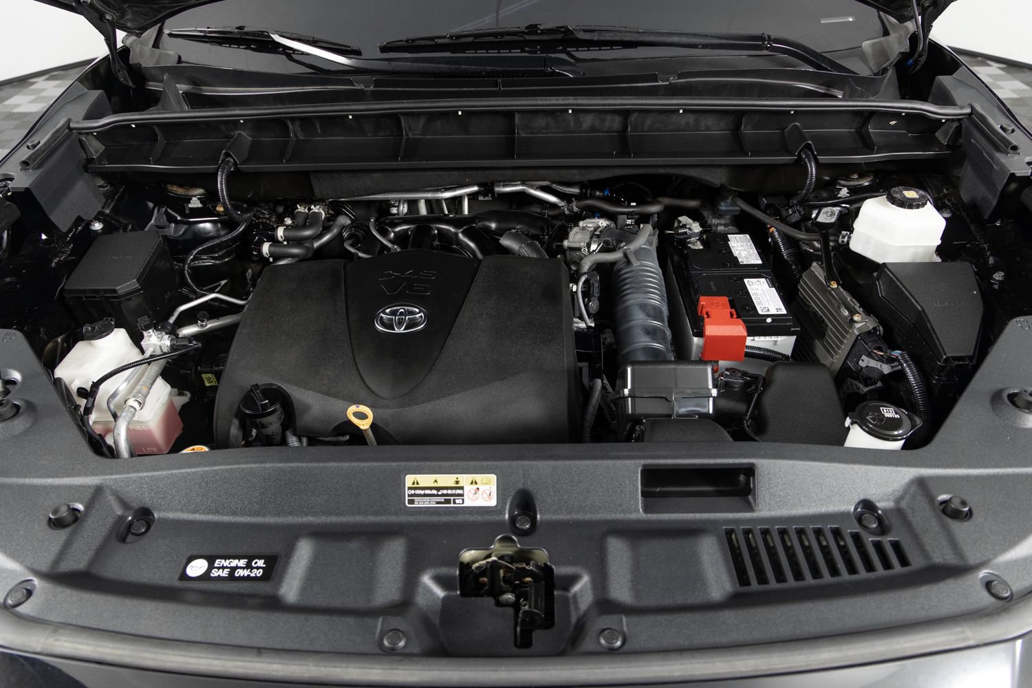 Used 2022 Toyota Highlander XLE AWD/4WD image 42