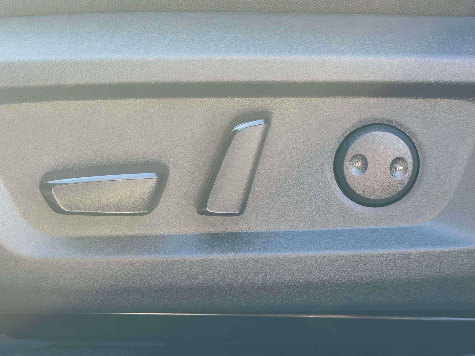 Used 2026 Nissan Rogue SV image 16