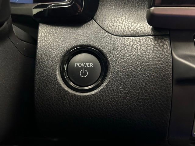 Used 2025 Toyota Camry SE image 28