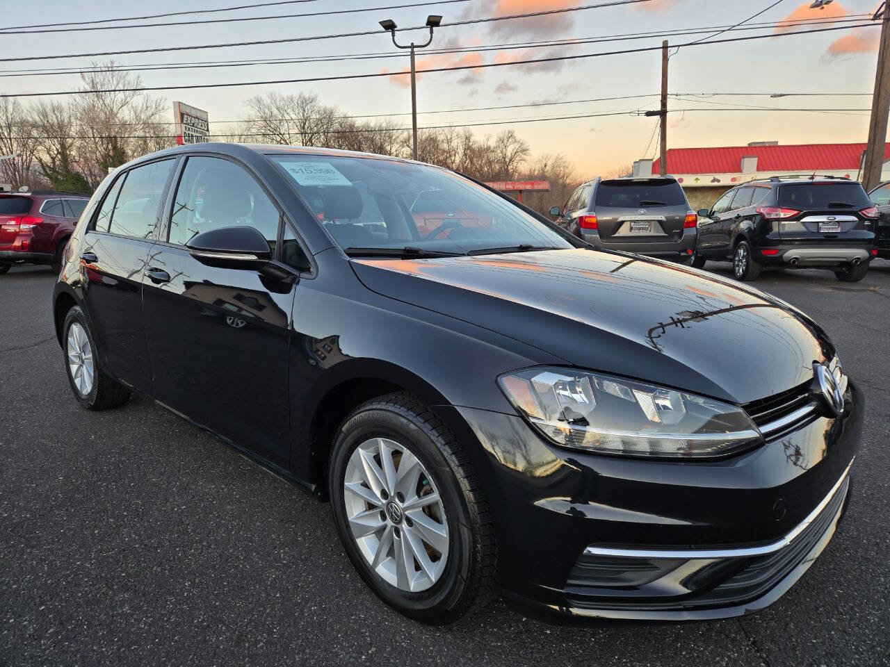 Used 2018 Volkswagen Golf S image 4