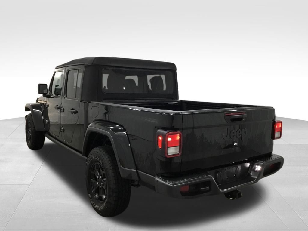 Used 2021 Jeep Gladiator Willys image 13