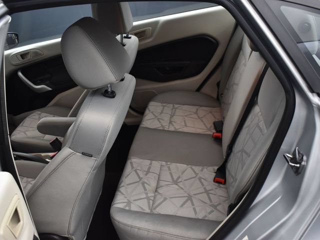 Used 2013 Ford Fiesta SE FWD image 15