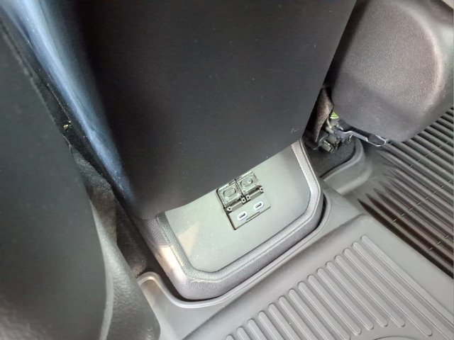 Used 2022 Toyota Highlander XLE AWD/4WD image 21