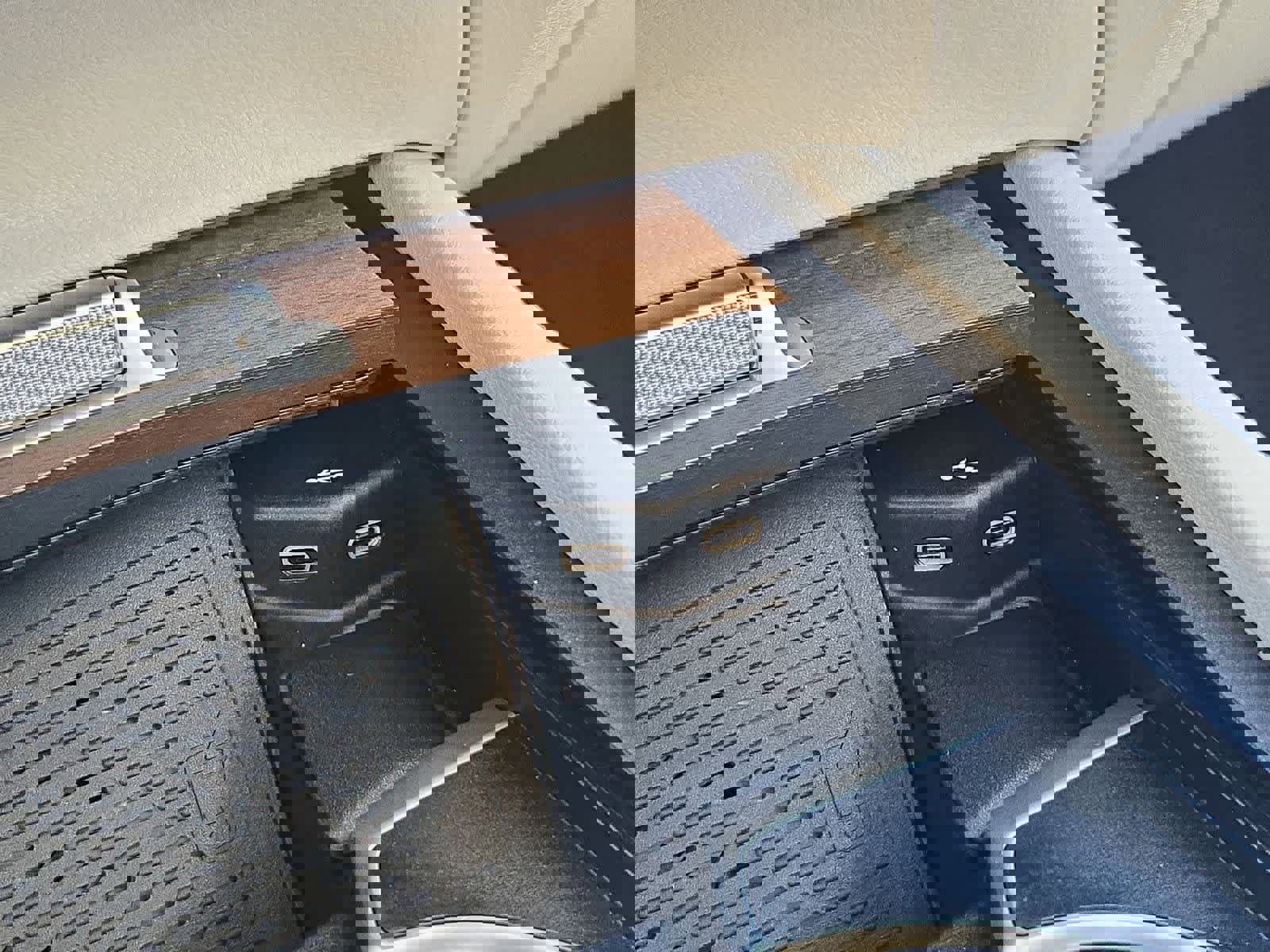 Used 2024 Mercedes-Benz GLE 450 4MATIC image 30