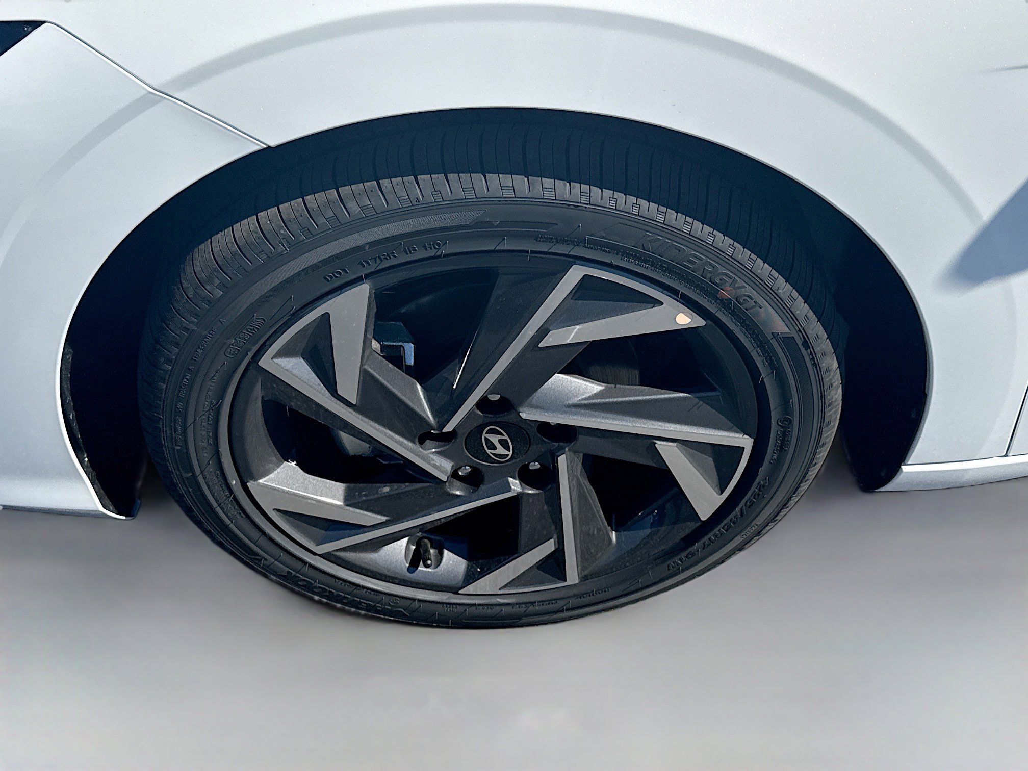 New 2026 Hyundai Elantra Limited image 25