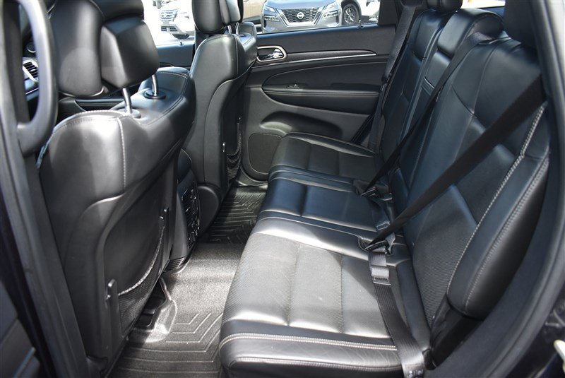 Used 2016 Jeep Grand Cherokee Limited w/ Luxury Group II AWD/4WD image 24