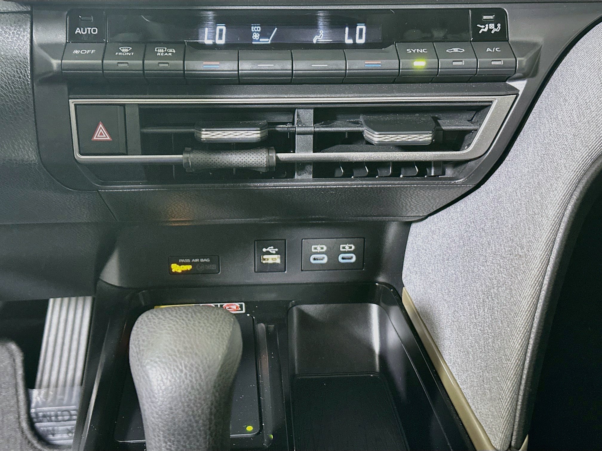 Used 2025 Toyota Camry LE FWD image 23