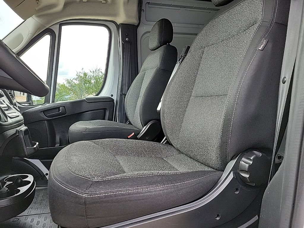 Used 2025 RAM ProMaster 2500 w/ Convenience Group FWD image 10