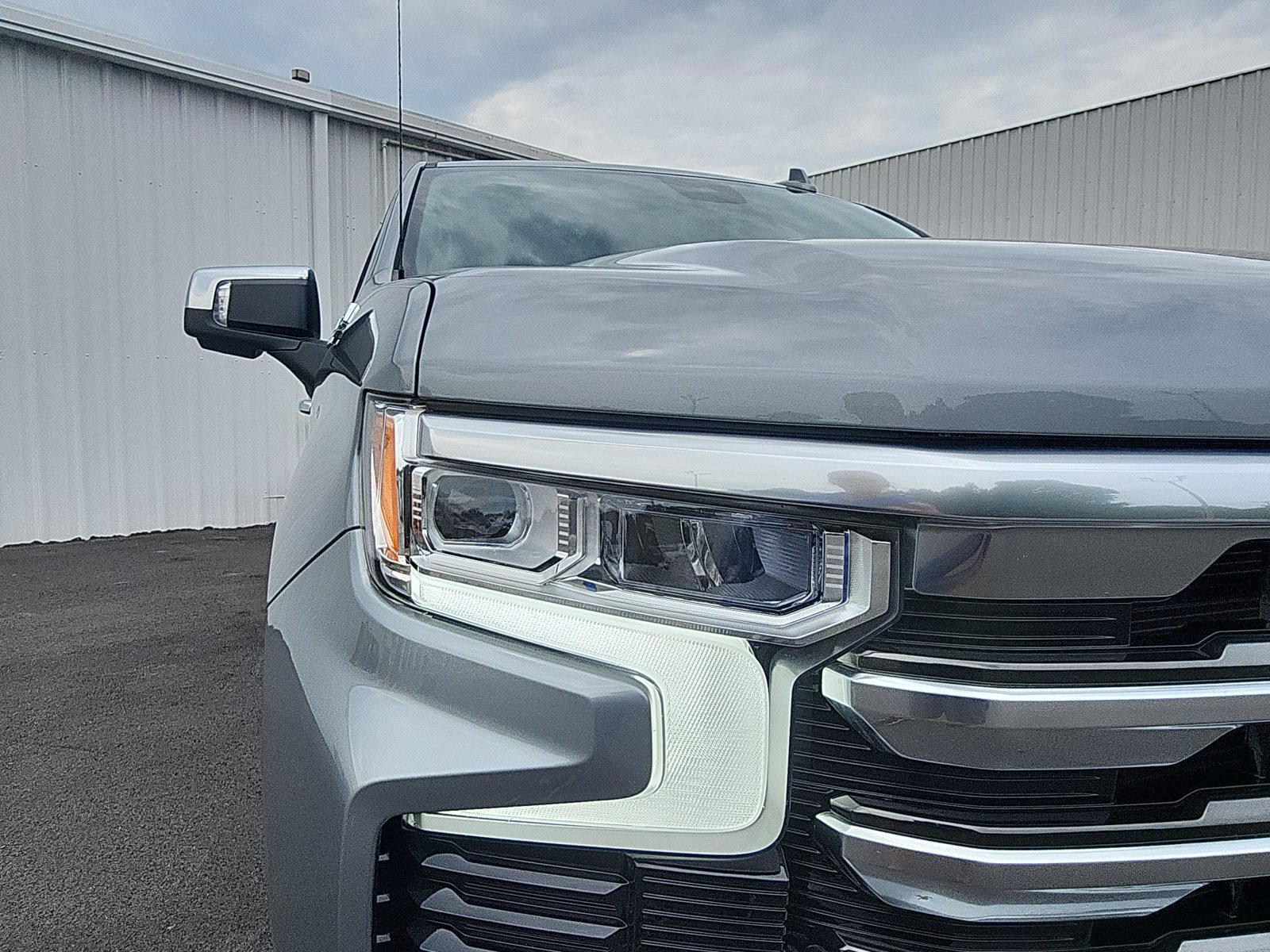 Used 2024 Chevrolet Silverado 1500 High Country w/ High Country Premium Package AWD/4WD image 12