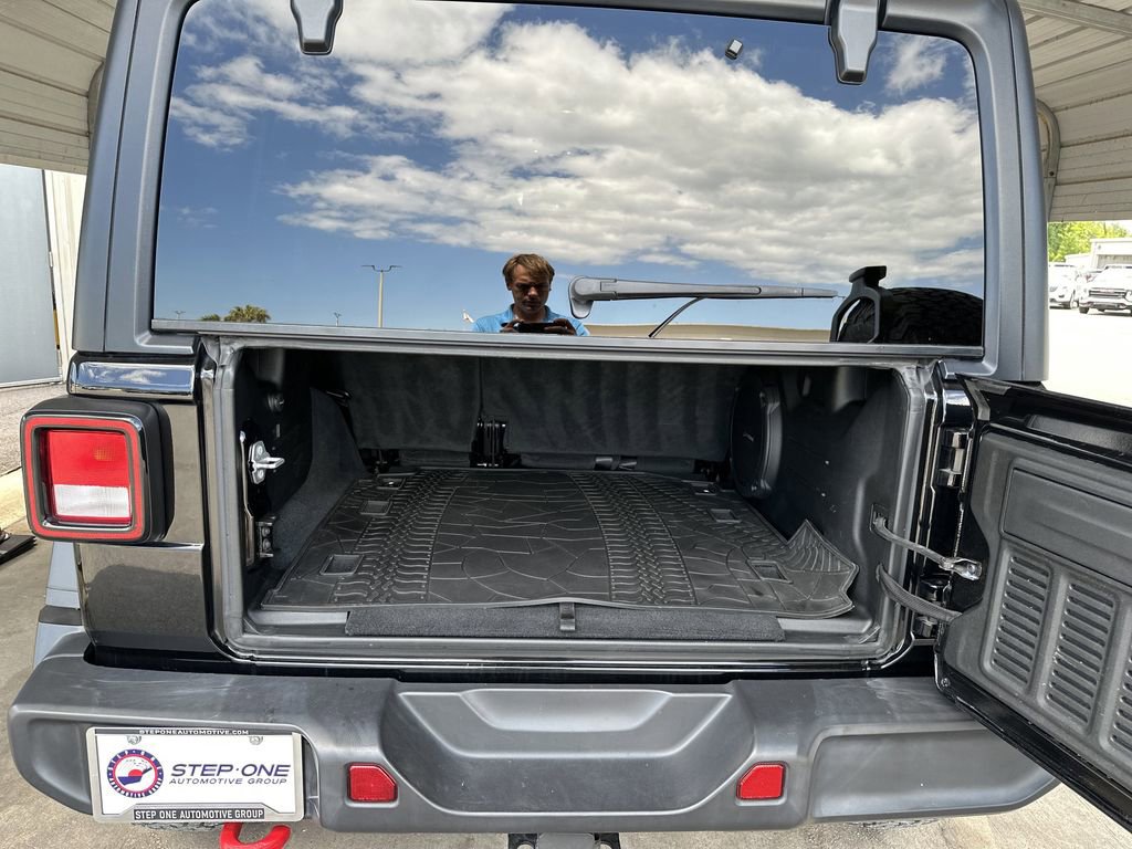 Used 2022 Jeep Wrangler Unlimited Rubicon image 30