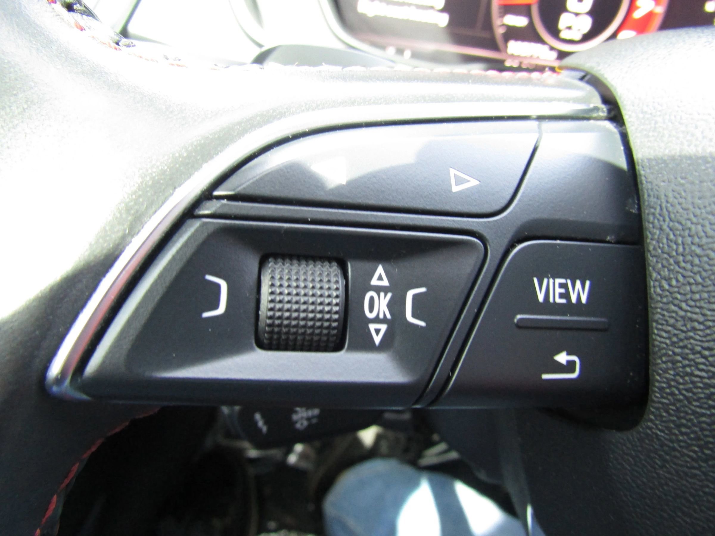 Used 2018 Audi SQ5 Premium Plus w/ S Sport Package image 38