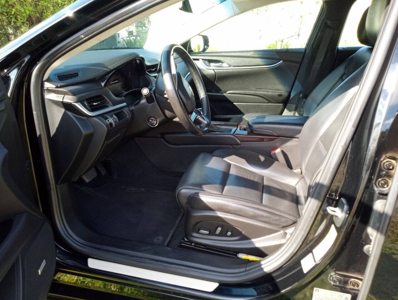 Used 2016 Cadillac XTS w/ Rear Seat Comfort Package FWD image 7