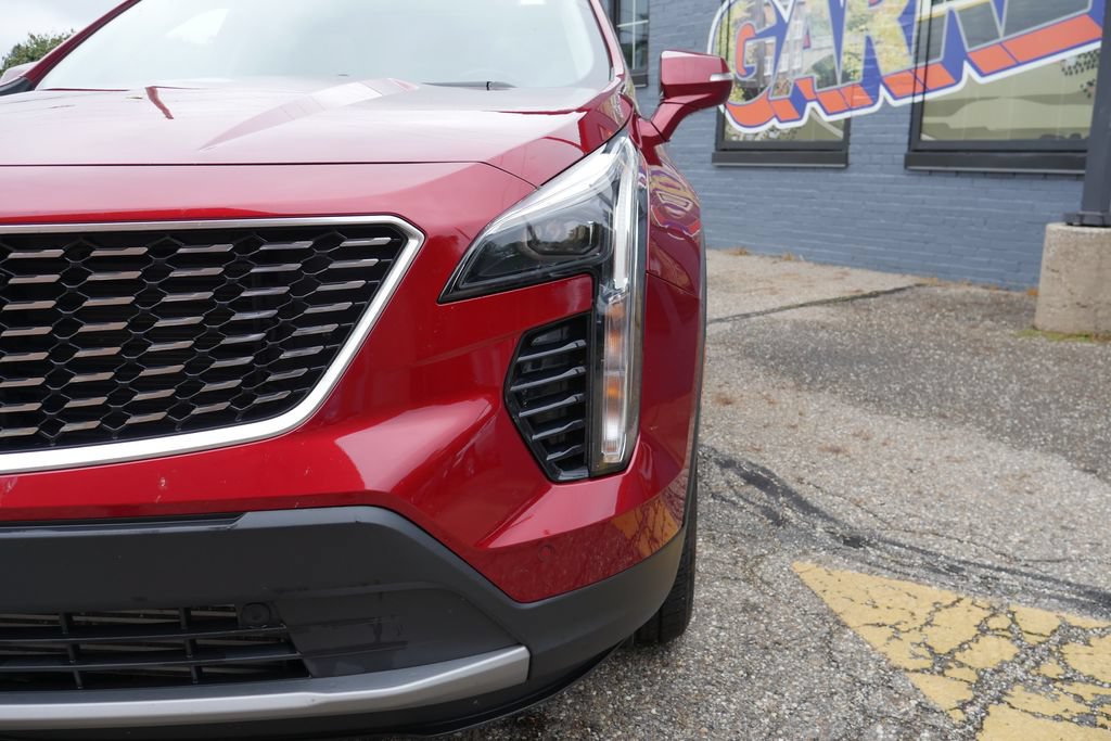 Used 2021 Cadillac XT4 Premium Luxury w/ Cold Weather Package AWD/4WD image 2