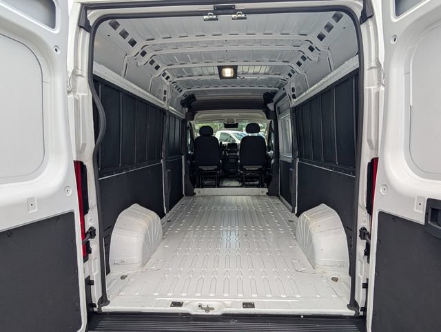 Used 2025 RAM ProMaster 2500 w/ Convenience Group FWD image 13