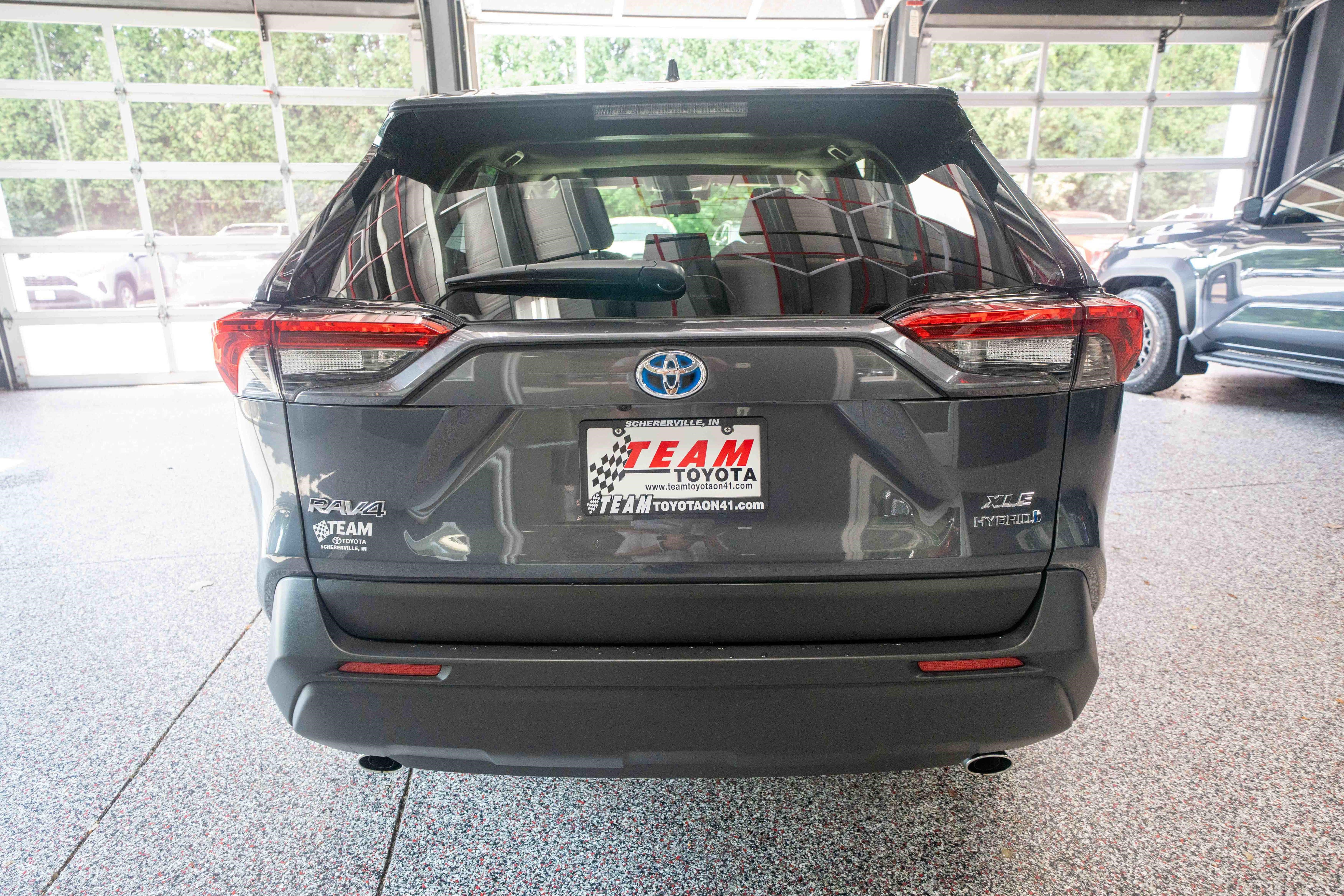 Used 2019 Toyota RAV4 XLE w/ Convenience Package AWD/4WD image 3