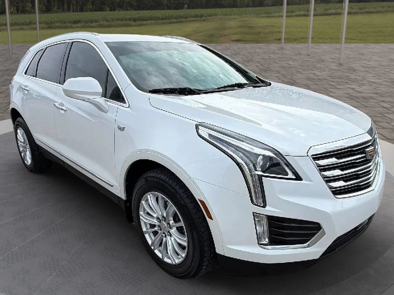 Used 2017 Cadillac XT5 FWD w/ LPO, Wheel Lock Package image 8