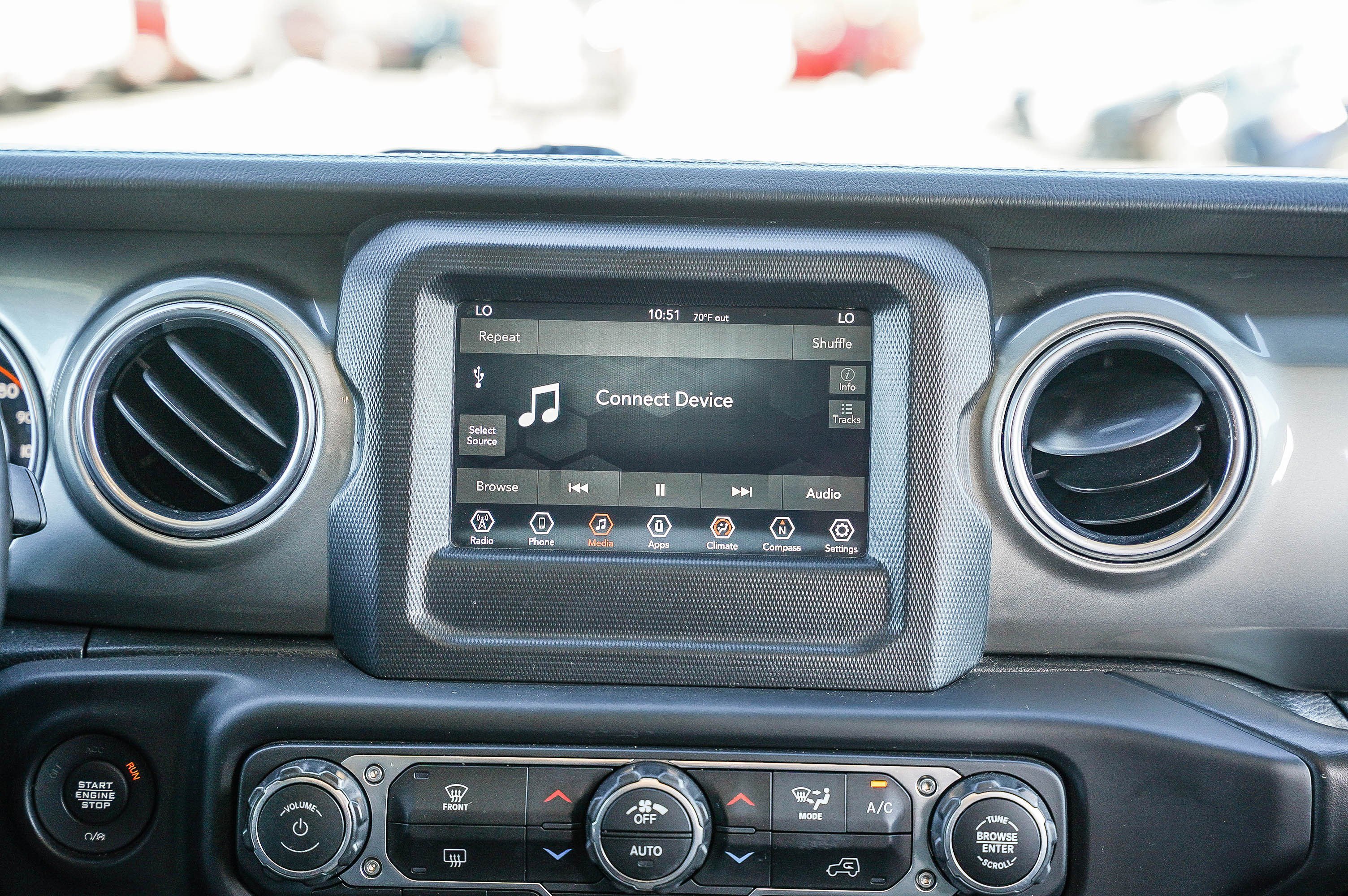 Used 2020 Jeep Wrangler Unlimited Sahara image 14