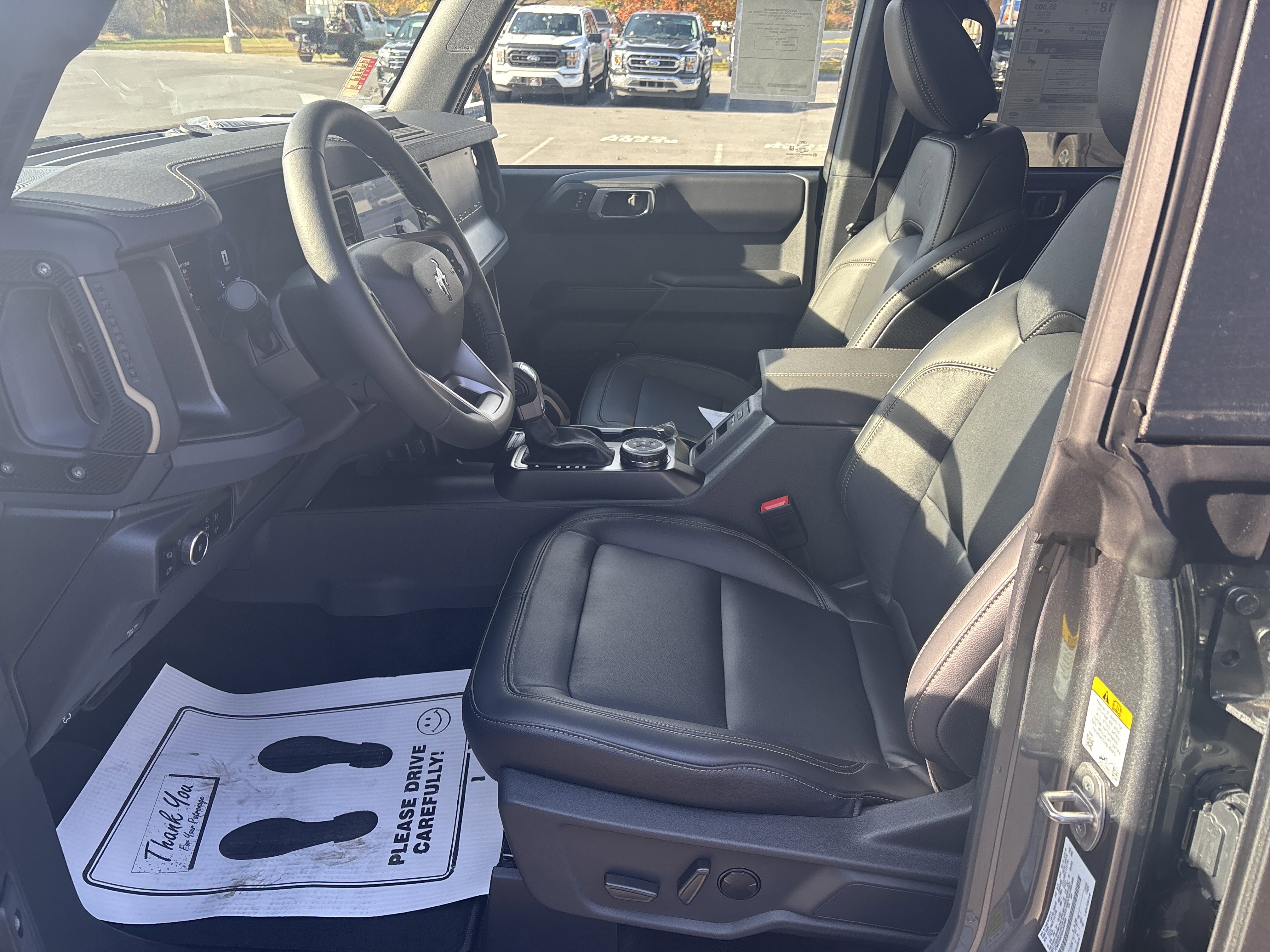 New 2025 Ford Bronco Badlands image 12