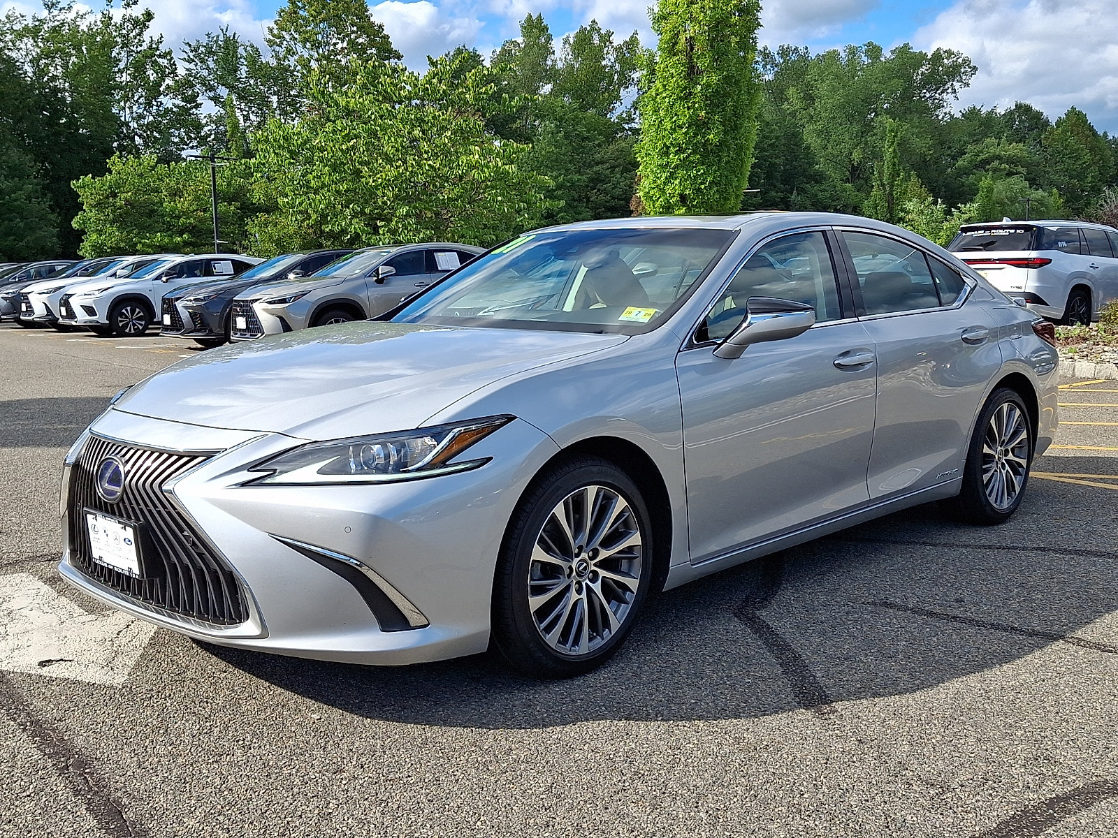 Used 2021 Lexus ES 300h w/ Premium Package FWD image 3