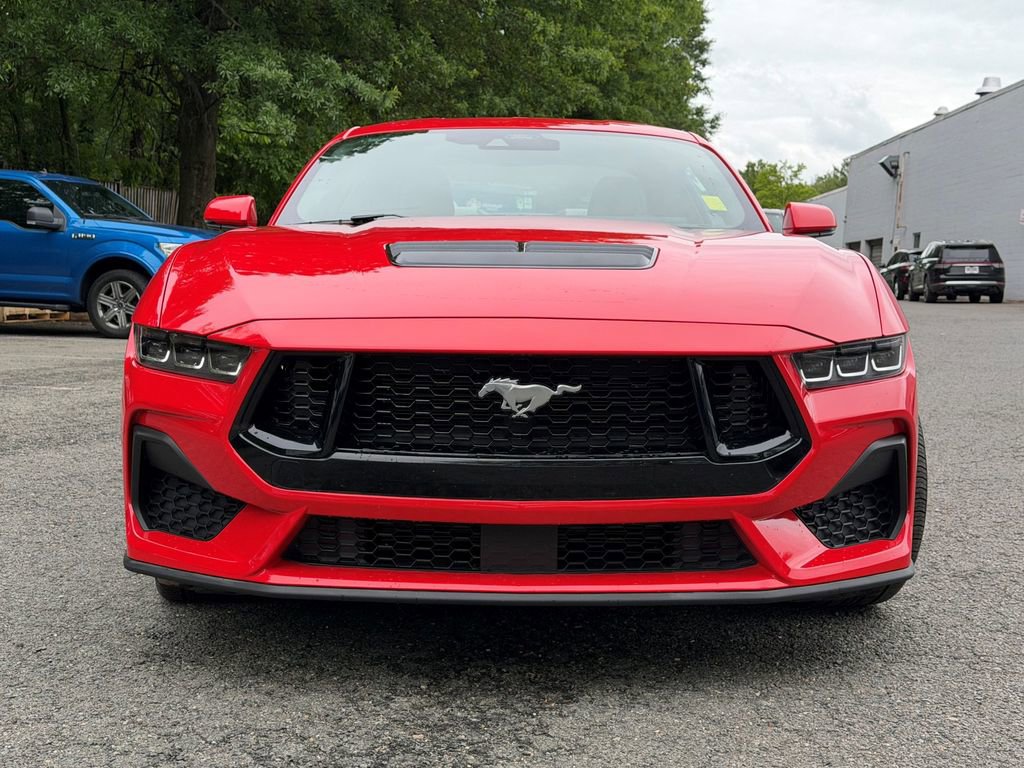 Used 2025 Ford Mustang GT Premium RWD image 2
