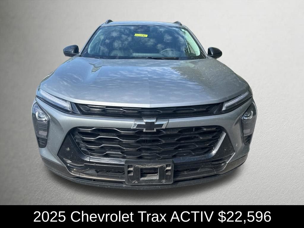 Used 2025 Chevrolet Trax ACTIV w/ Sunroof Package FWD image 8