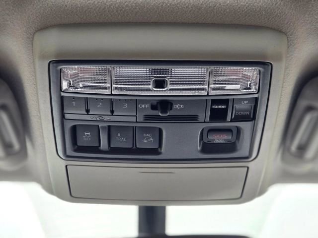 Used 2018 Toyota 4Runner Limited AWD/4WD image 25