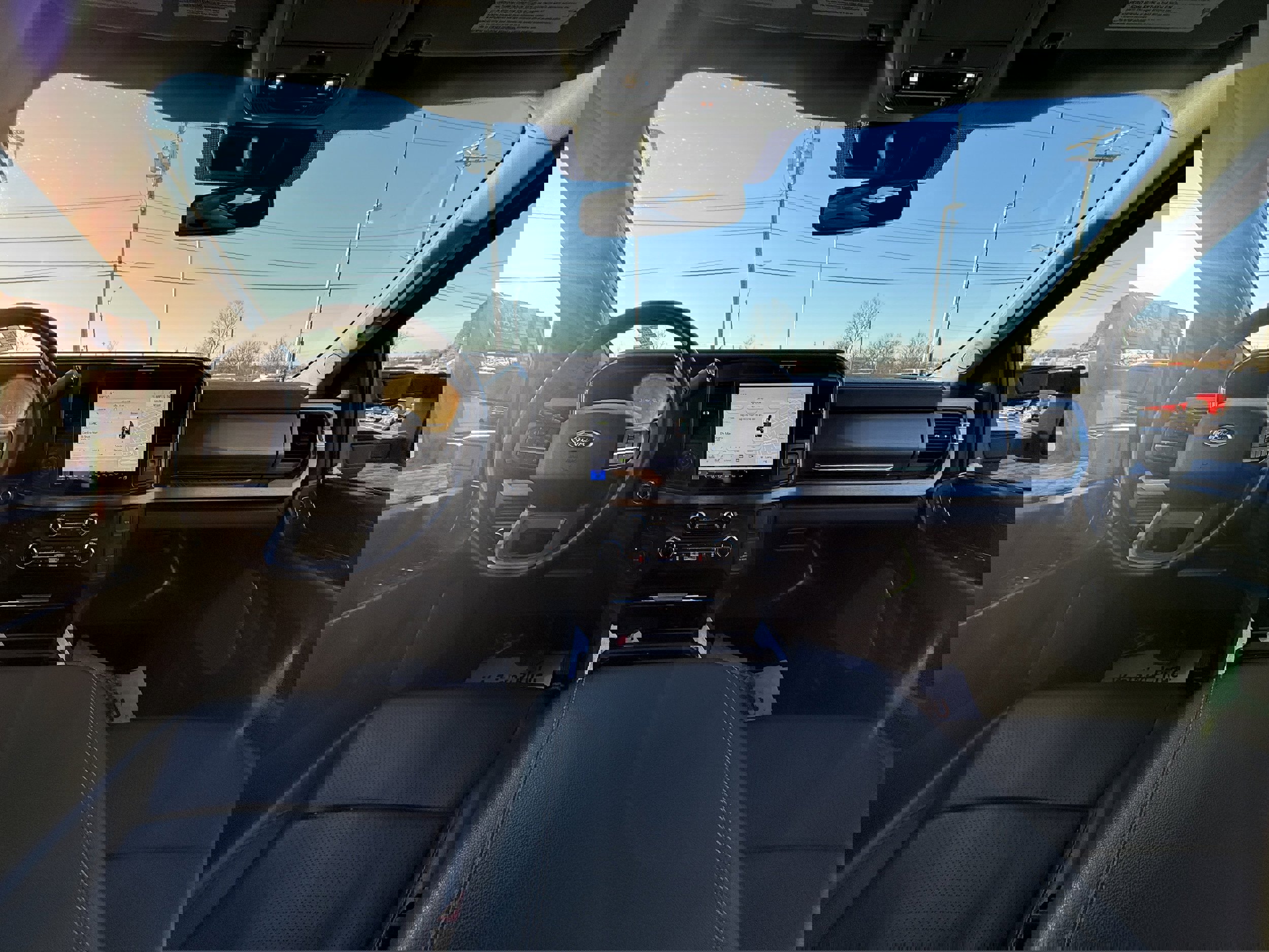 Used 2025 Ford F250 Lariat w/ Black Appearance Package image 15