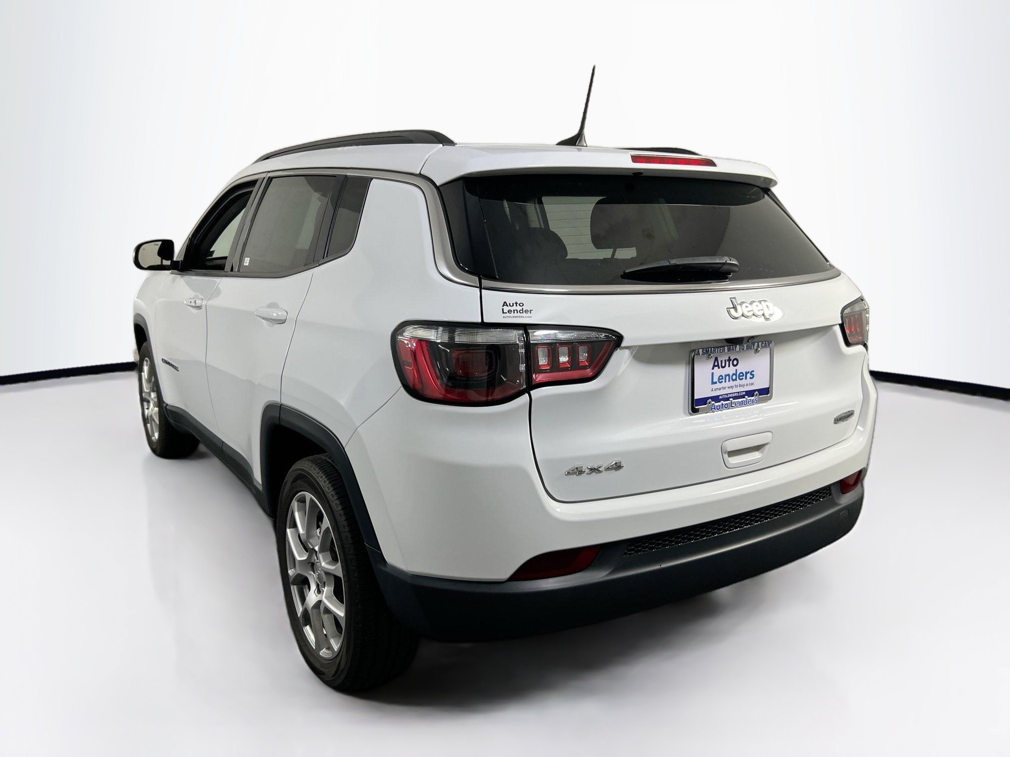 Used 2022 Jeep Compass Latitude AWD/4WD image 7
