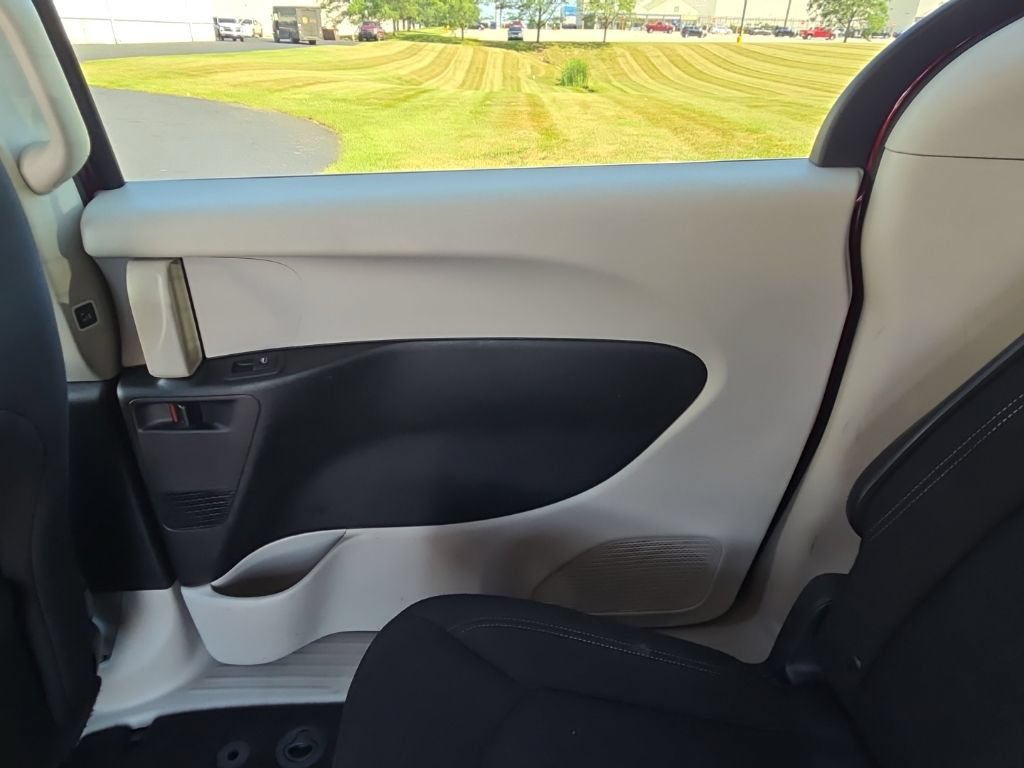 Used 2023 Chrysler Voyager LX FWD image 19