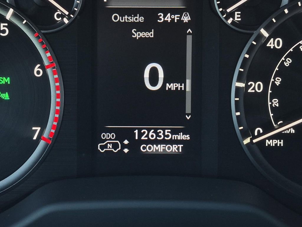 Used 2023 Lexus GX 460 Luxury w/ Accessory Package image 26