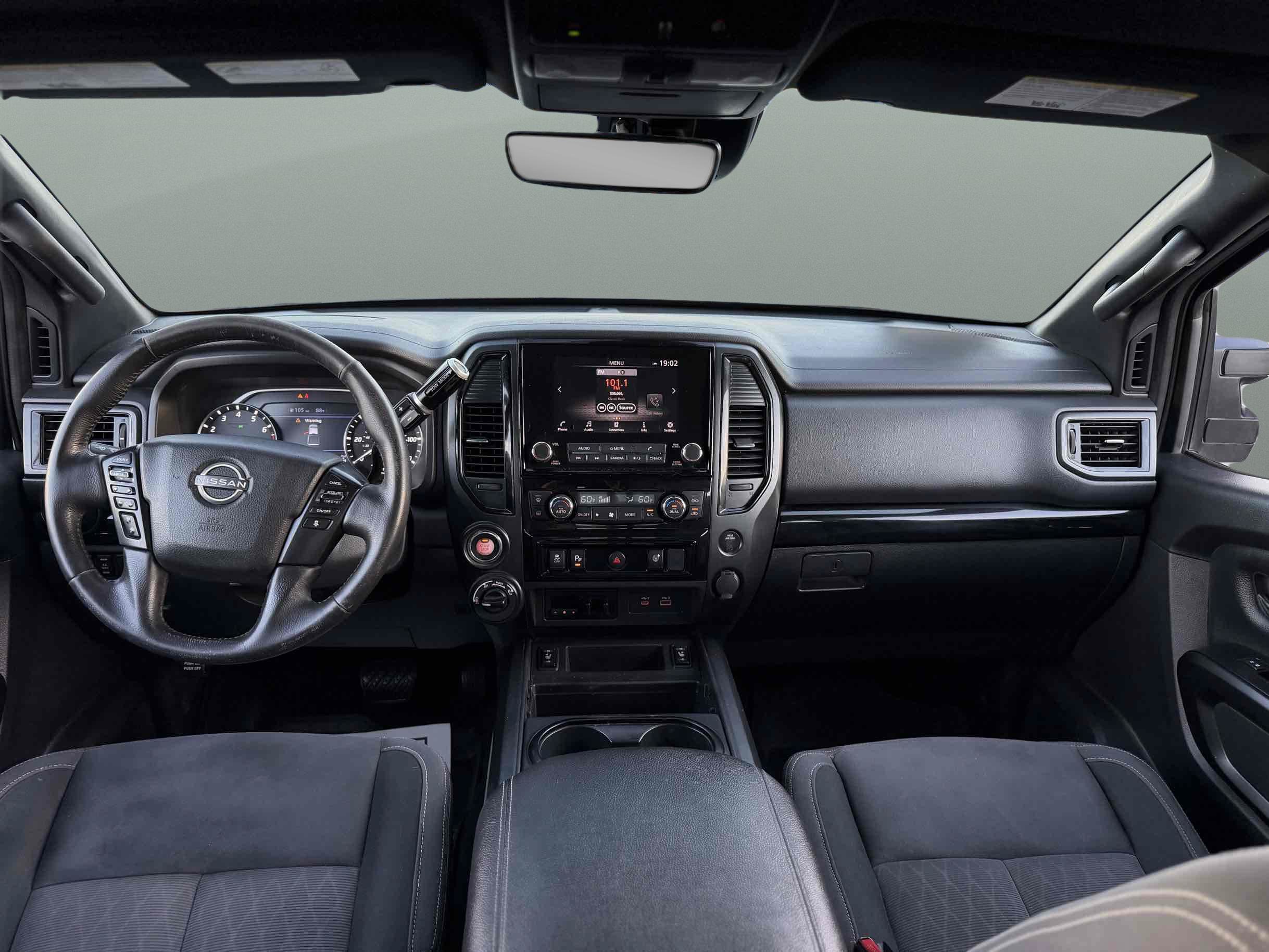 Used 2023 Nissan Titan SV w/ SV Convenience Package AWD/4WD image 9