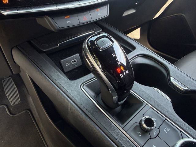Used 2025 Cadillac XT4 Premium Luxury FWD image 20