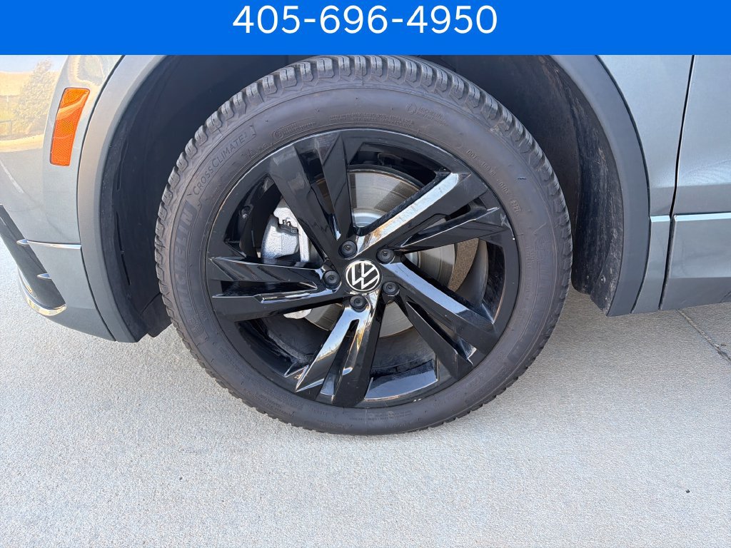Used 2023 Volkswagen Tiguan SE R-Line FWD image 11