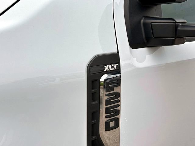 Used 2024 Ford F250 XLT w/ FX4 Off-Road Package AWD/4WD image 9