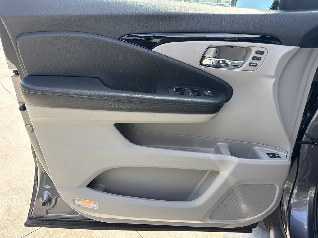 Used 2019 Honda Pilot Touring image 14
