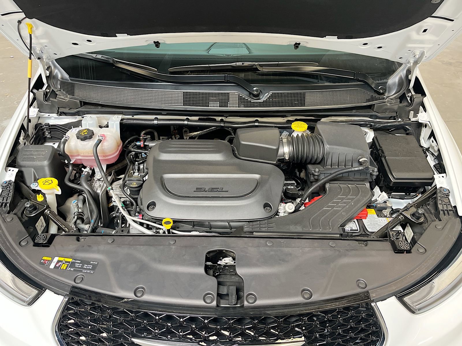 Used 2026 Chrysler Pacifica Select image 30