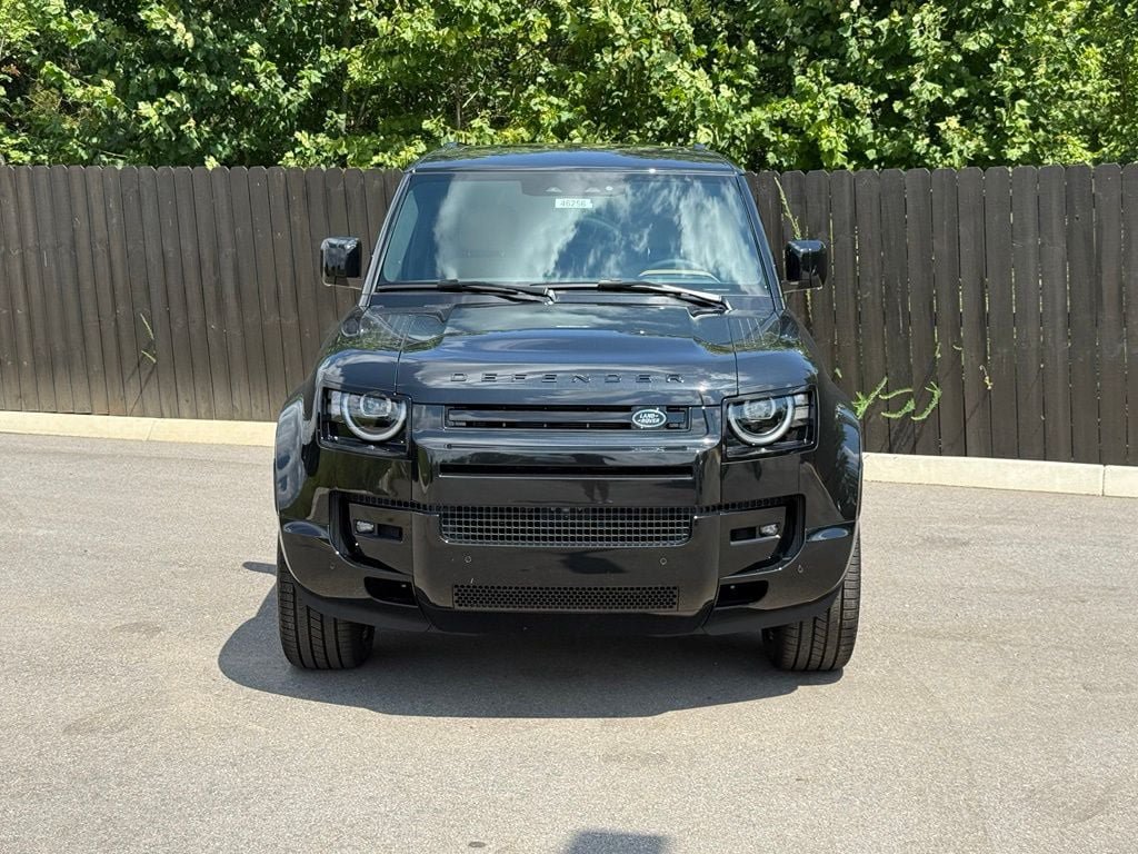 New 2026 Land Rover Defender 130 V8 AWD/4WD image 9