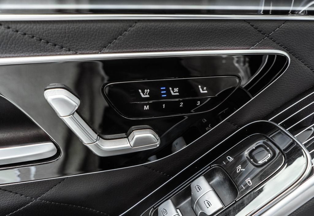 Used 2021 Mercedes-Benz S 580 4MATIC Sedan w/ AMG Line image 15