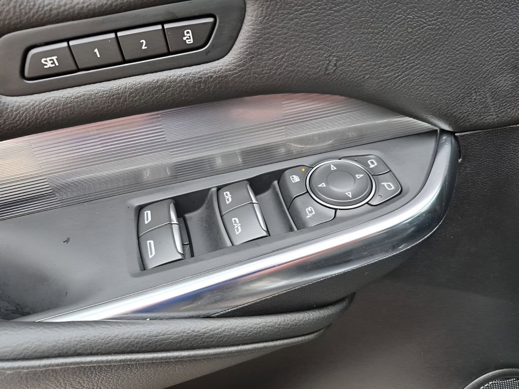 Certified 2025 Cadillac XT4 Premium Luxury image 28