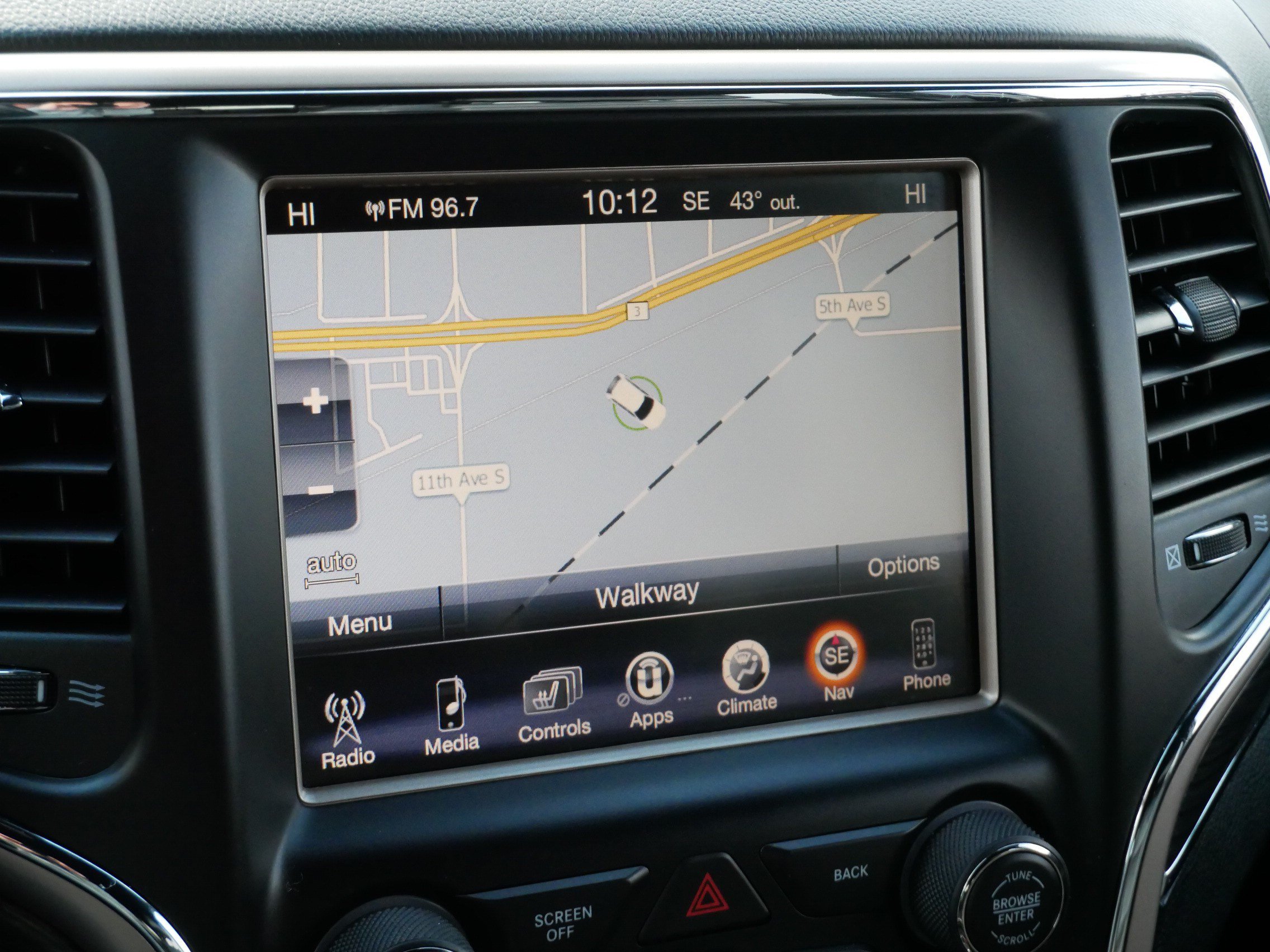 Used 2014 Jeep Grand Cherokee Overland w/ Advanced Technology Group AWD/4WD image 19
